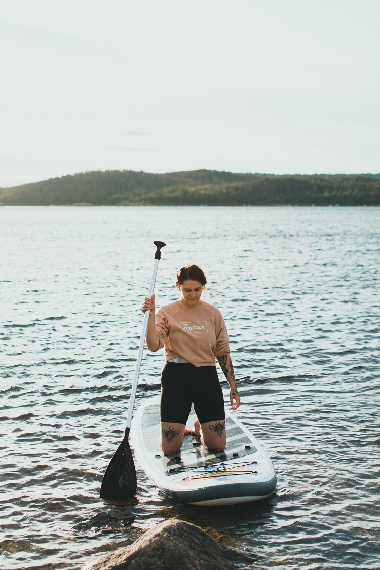 Beneficios de practicar paddle surf - El Jardín de Venus