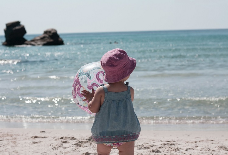 Juegos infantiles en la playa - El Jardín de Venus