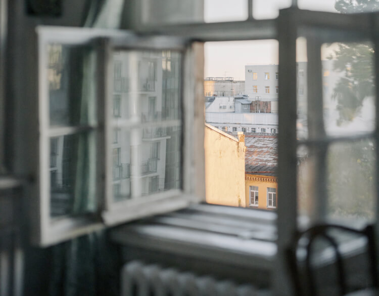 Ventilar la casa a las horas adecuadas. Trucos para ahorrar en primavera